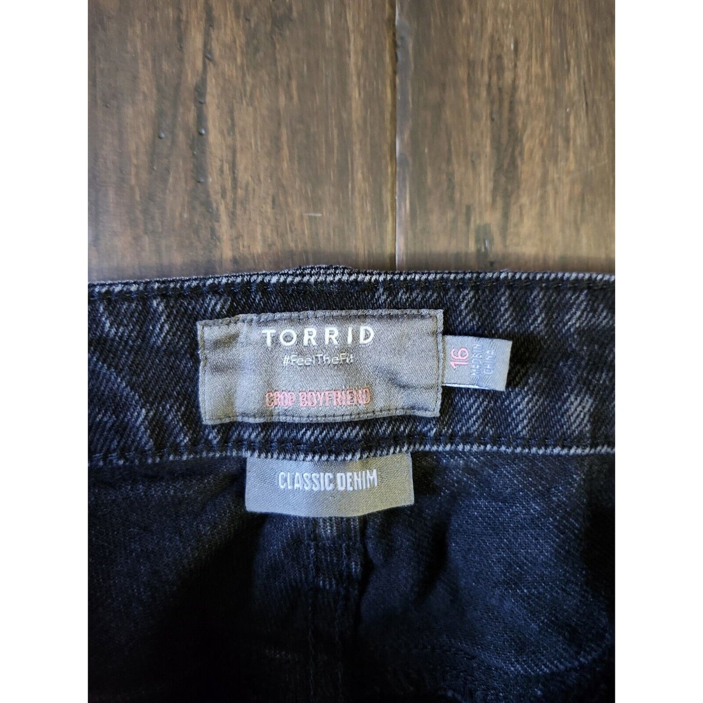 Torrid Crop Boyfriend Jeans Plus Size 16 Mid-Rise Denim Distressed Black