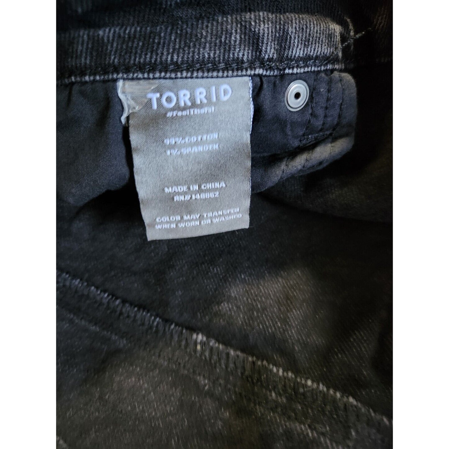 Torrid Crop Boyfriend Jeans Plus Size 16 Mid-Rise Denim Distressed Black