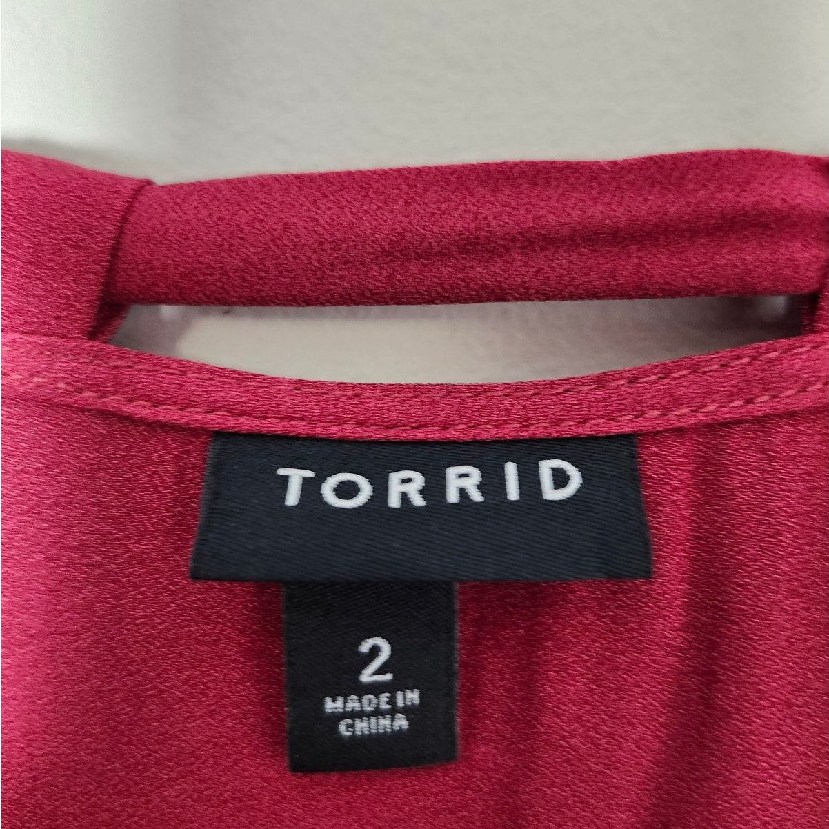 Torrid Sleeveless Blouse Top Plus Size 2X Red Tie Neck