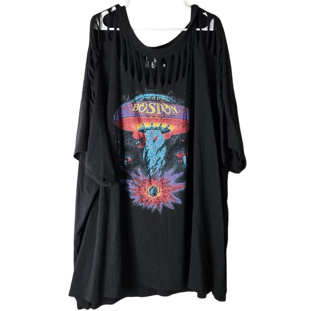 Torrid Boston Band Tee T-Shirt Plus Size 6X Black Slashed Short Sleeve