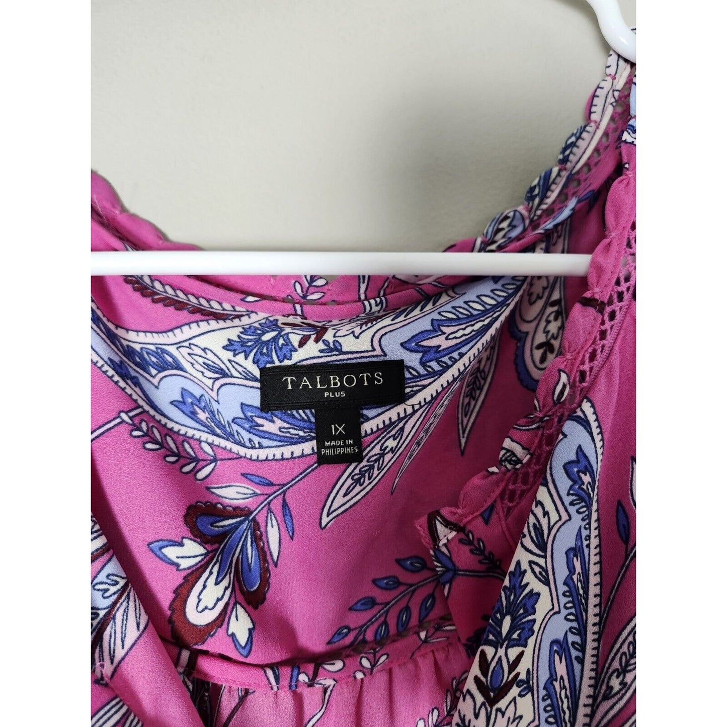 Talbots Blouse Top Plus Size 1X Sleeveless Pink Blue Paisley Crochet Button