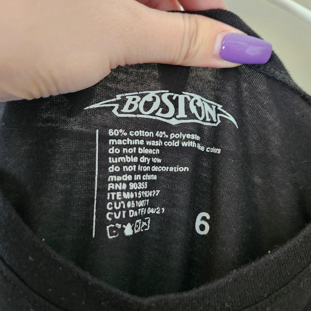 Torrid Boston Band Tee T-Shirt Plus Size 6X Black Slashed Short Sleeve