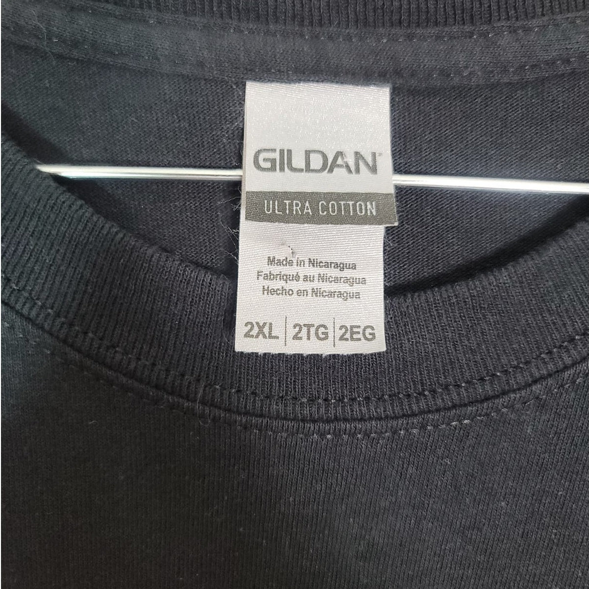 Gildan Ultra Cotton Unisex T-Shirt Black Yellowstone Rip Size 2XL