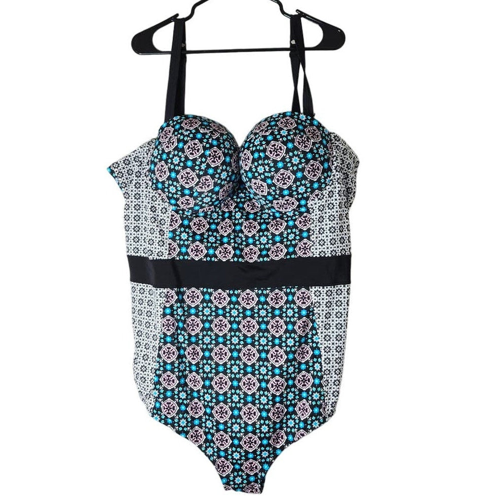 Torrid Swimsuit Plus Size 6X Bathing Suit Blue Geometric One-Piece Underwire