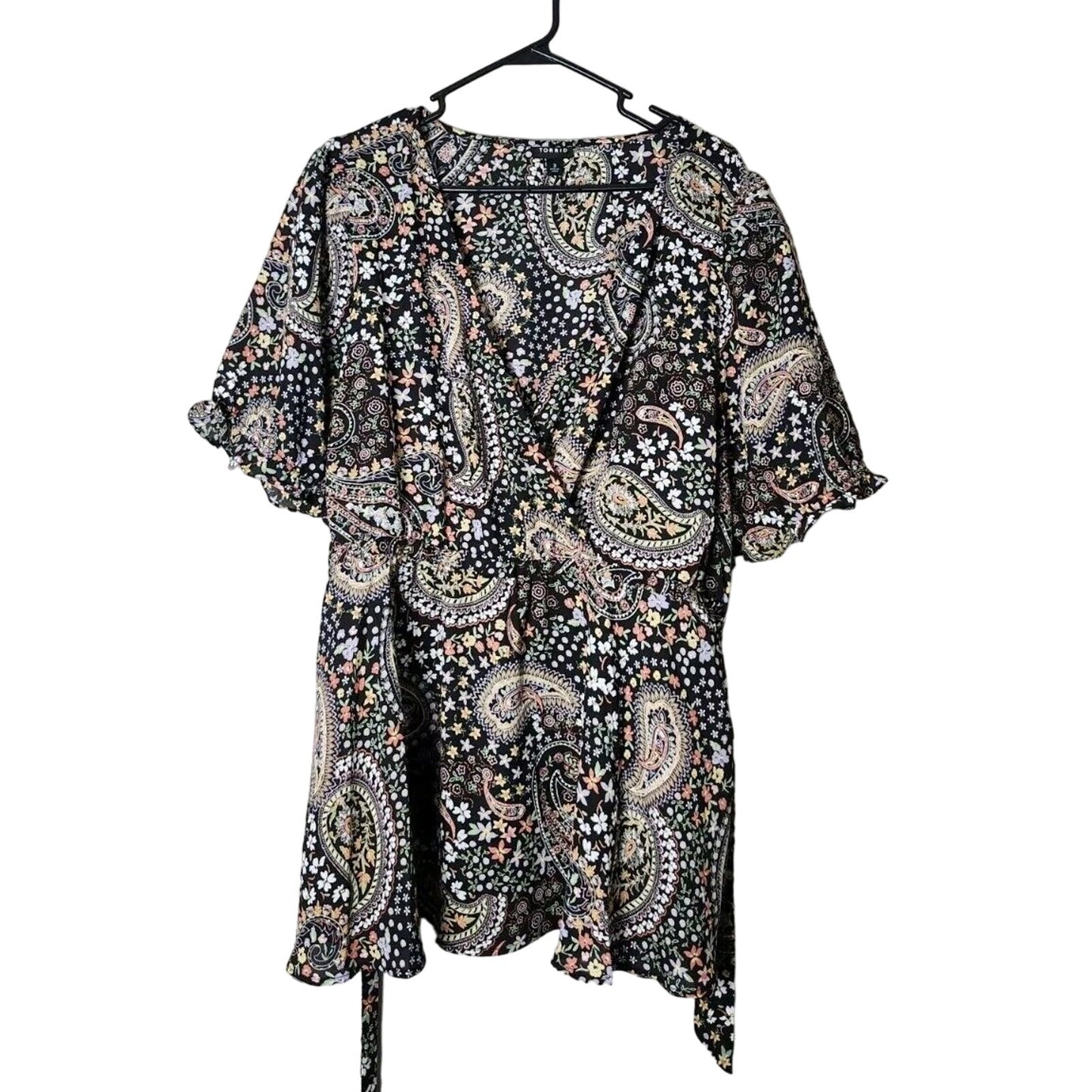 Torrid Babydoll Blouse Plus Size 3X Black Paisley Floral Tie Waist V-Neck