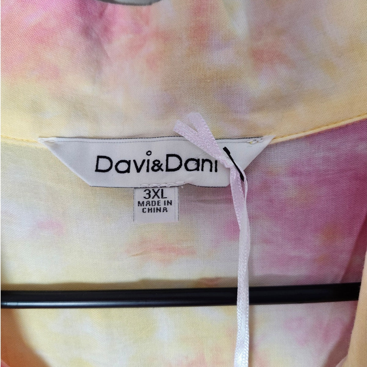 David & Dani Blouse Plus Size 3XL Pink Yellow Tie Dye Short Sleeve Button Up