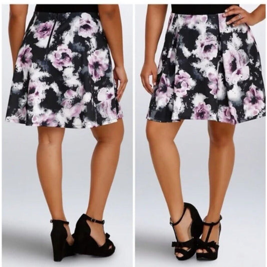 Torrid Mini Scuba Skater Skirt Plus Size 4X Purple Black Floral Watercolor