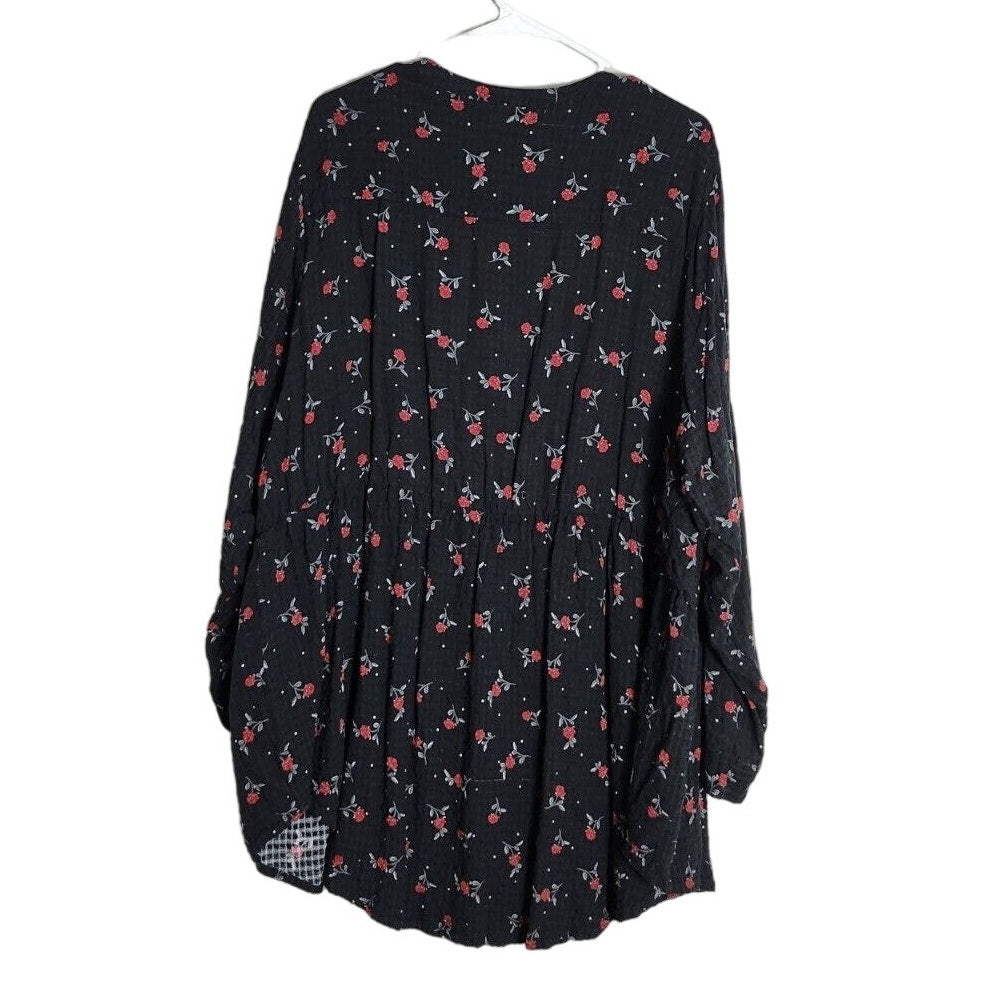 Torrid Emma Babydoll Tunic Blouse Size 4X Black Red Floral Crinkle Gauze