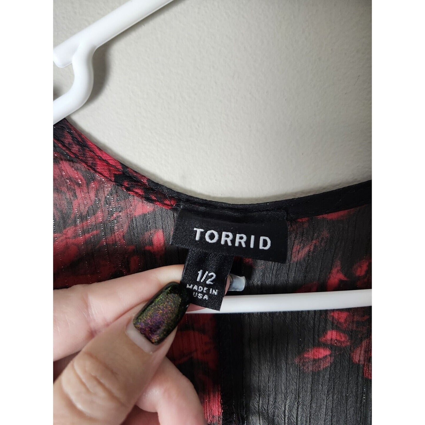 Torrid Kimono Plus Size 1X/ 2X Floral Black Red Shirttail Flowy Metallic Shimmer