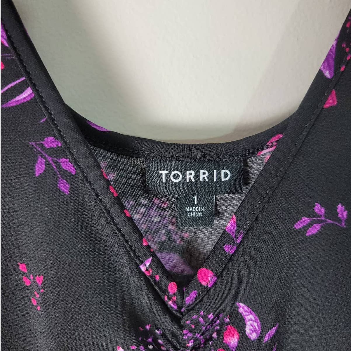 Torrid Babydoll Blouse Black Floral Studio Knit Ruched Short Sleeve Size 1/1X
