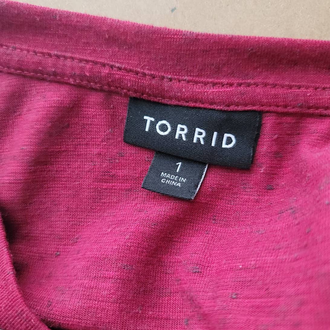 Torrid T-Shirt Top Dark Pink Embellished Sparkle Bead Pocket Plus Size 1/1X