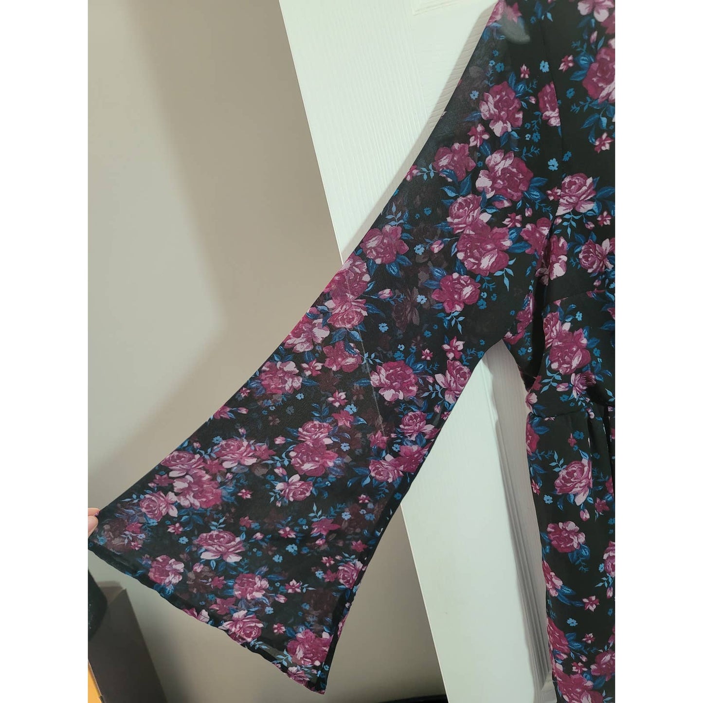 Torrid Size 1X Black Floral Blouse Crisscross V-Neck Babydoll Flared Sleeves