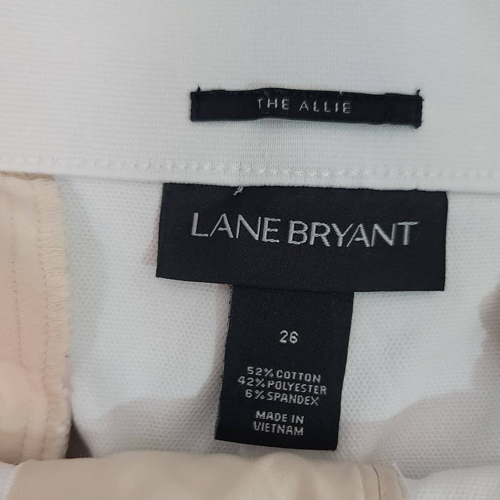 Lane Bryant Shorts The Allie White Elastic Waist Scalloped Hem Plus Size 26